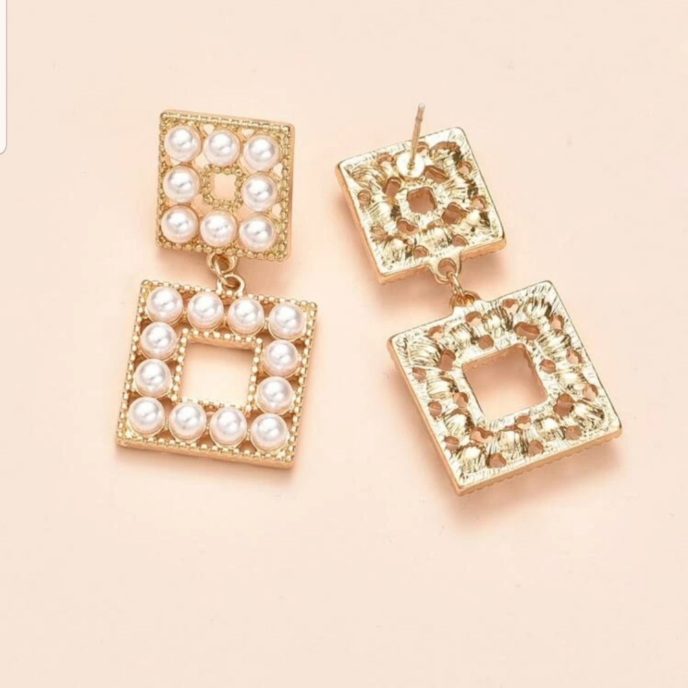 *Flo* Gold Square Pearl earrings - Picture 2 of 3